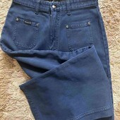 темні джинси стильні 