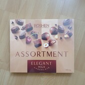 Коробка цукерок свіжі. Ціна в маг. від 150 грн