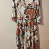 Прінтована сукня на запах р.14