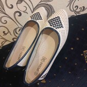 НОВІ Легкі туфельки .розмір 31.в школу