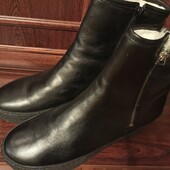 Шикарні зимові шкіряні фірмові черевики Німеччина,р.40,устілка 26см!