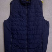 Мужская утепленная жилетка отличного качества