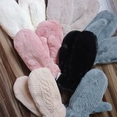 Меховые на меху варежки рукавицы,цвета беж,серый,пудра ///черных и белых нет