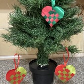 Паперові серця 11шт. Висота 8см.