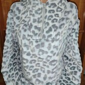 Лот 35.Плюшевий худі,стан новий.