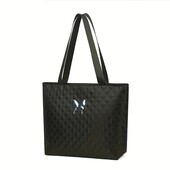 Сумка чорна стьогана з метеликом