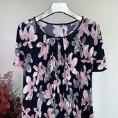 Жіноча футболка.