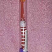 нова дитяча щітка