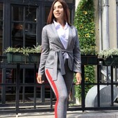 Жіночий діловий костюм демі