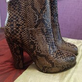 Жіночі гарні чоботи H&M розмір 39