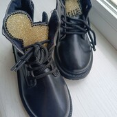 Ботинки на девочку стелька 18 см. Новые