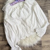 Стильна блуза з рюшами, S
