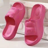 Легенькі яскраві рожеві сланці‑тапочки 40/41р з 3D декором