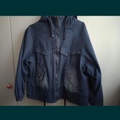 Вона шикарна, зимова джинсова шубка