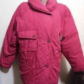 Пуховик s розміру,в грудях 120 см.