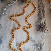 Масивний золотистий ланцюжок