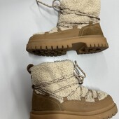93. Чоботи устілка 22-23 см / р.36