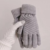 Женские вязаные перчатки