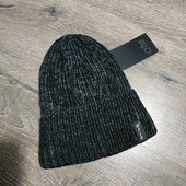 Новая шапка с биркой темно серая графитовая, внутри на флисе с отворотом