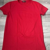 Червона чоловіча футболка