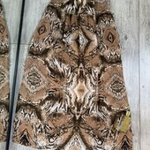 Розпродаж магазину! Гарна спідниця по боках розрізи є лямки для пояса (пояса нема)