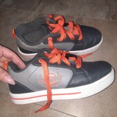 Кросівки-ролики,ідеальний стан,21 см стелька