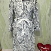 Дуже гарний пухнастий теплий халат. Ідеальний стан