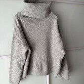 Теплий светр з обʼємним воротом