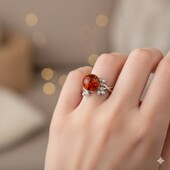 Срібна каблучка з бурштином 19 розмір