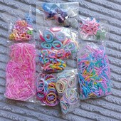 Заколки и резинки для волос.