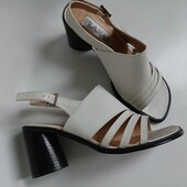 Стильненькие босоножки