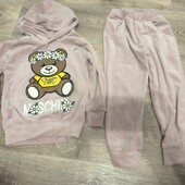 Новий костюм для дівчинки