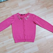 Дуже гарна, фірмова кофтинка.