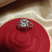 Стильное серебряное изящное кольцо .Серебро 925 пр.