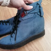 Черевики фірмові. Натуральні.