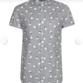 Чоловіча сорочка з короткими рукавами з принтом у вигляді сніговиків.