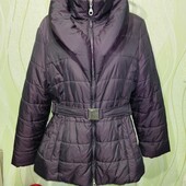Дуже гарна.Зимова курткочка, ідеальний стан