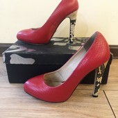 Дуже красиві туфлі із натуральної шкіри - в ідеалі