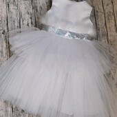 Нова шикарна білосніжна сукня