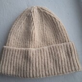 Жіноча шапка гарний стан розпролажа