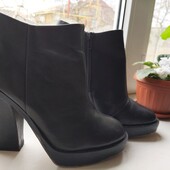 Кожаные ботильоны Kurt Geiger. Разм. 38 (24, 5 см)