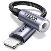 качественный переходник адаптер для наушников от фирмы Ugreen Lightning to 3.5 mm Jack