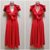 Ефектна червона сукня з відкритими плечима