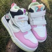 Круті дівчачі демі кросівки