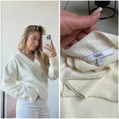 ✨ Актуальний кремовий светр вільного крою.