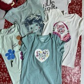 В домі 5 шт футболок р-р 122-128