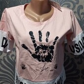 Женская турецкая футболка принтованная в пудровом цвете.