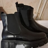 Класні черевики р 41 гарний стан розпродажа