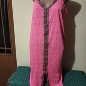 Нічна сорочка на пишні форми на бретельках.