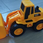 Машина зі звуком середнього розміру